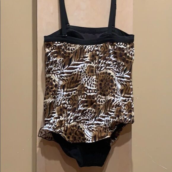 Cute One piece Size 12 Swimsuit - Picture 2 of 8